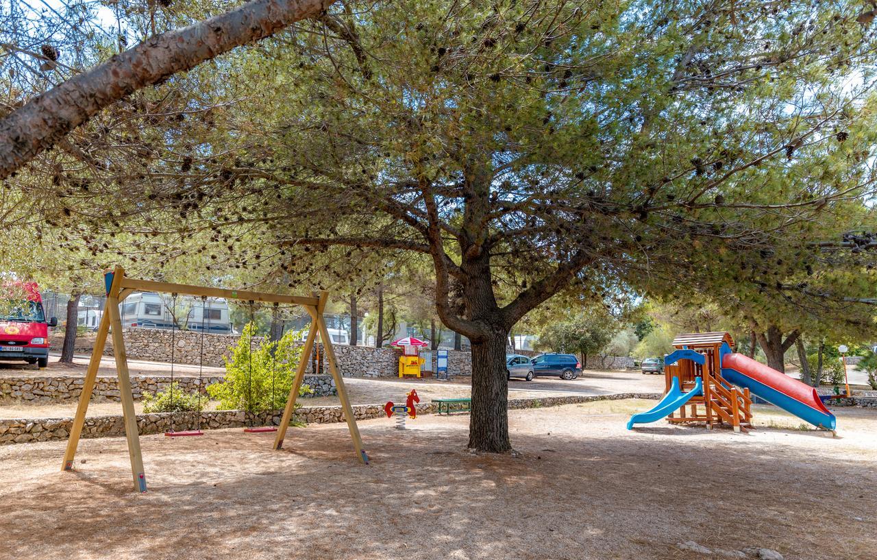 Victoria Mobilehome Jezera Village Holiday Resort Exterior photo